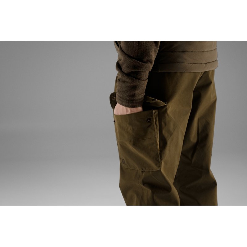 Retrieve trousers