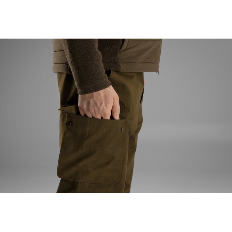 Retrieve trousers